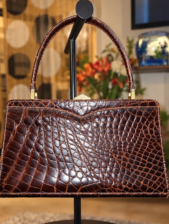 The May Co California Handbags - VINTAGE Classic Croc-Embossed Top-Handle Bag in Dark Brown EUC